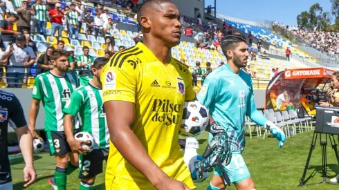 Carabalí se despidió de Colo Colo tras el partido con el Betis
