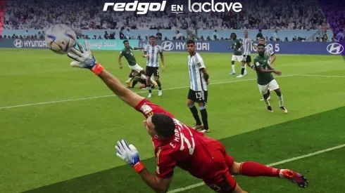 Damián Martínez en la acción del segundo gol de Arabia Saudita en el estreno de Argentina en el Mundial de Qatar 2022.