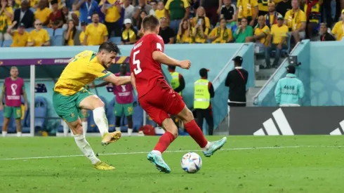 Mathew Leckie mete el zurdazo que le da la clasificación a Australia