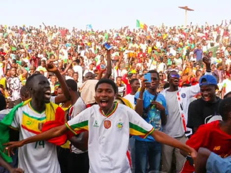 Hinchas senegaleses celebran con todo la clasificación a octavos