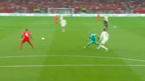 Milan Borjan se mandó un tremendo error en pleno partido