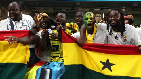 Hinchas de Ghana se burlan de Uruguay
