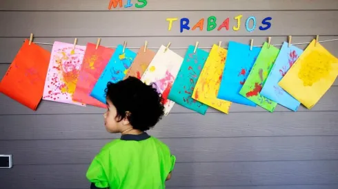 ¿Cómo puedo postular a mi hijo a una sala cuna del Junji?