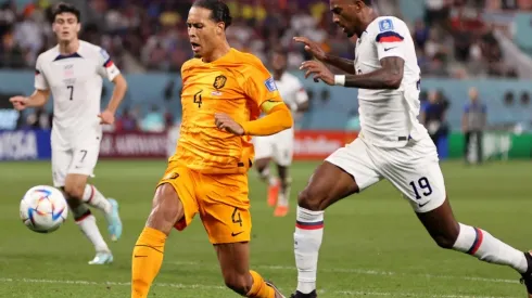 Van Dijk jugando contra Estados Unidos