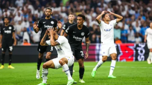 Luis Suárez se perdió un gol increíble ante el Eintracht Frankfurt y así reaccionó.