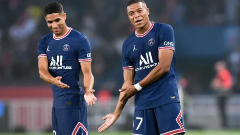 Achraf Hakimi y Kylian Mbappé militan en el París Saint Germain