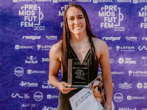La alegría de Kate Tapia, la mejor arquera en los Premios FutFem