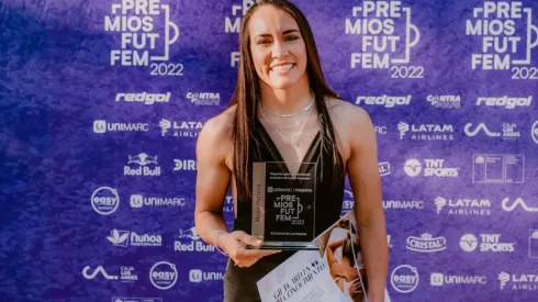 La alegría de Kate Tapia, la mejor arquera en los Premios FutFem