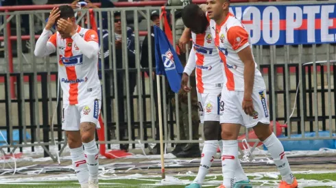 Cobresal materializó su clasificación a la Copa Sudamericana 2023 con una gran victoria ante Universidad de Chile en el Campeonato Nacional 2022.