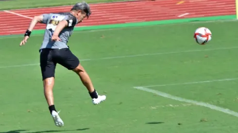 El viejo delantero Kazuyoshi Miura firmó en el Viejo Continente