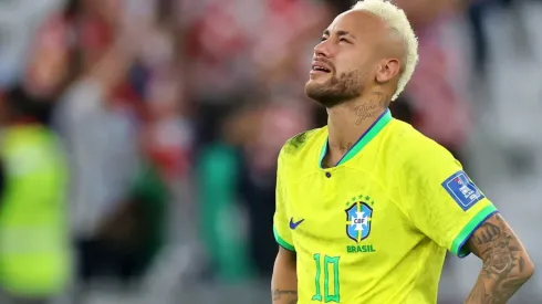Neymar no pudo aguantar su llanto tras la eliminación de Brasil.