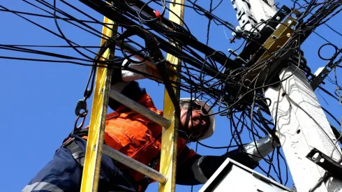 Justicia rebaja multa a CGE por cortes de suministro eléctrico