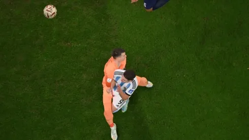 El choque entre Livakovic y Álvarez desató polémica en el Mundial