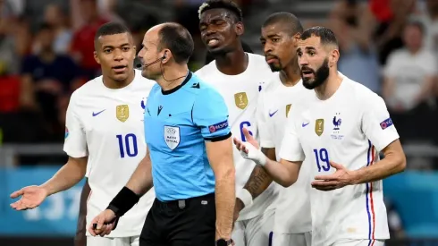 De la imagen solo Mbappé está presente en Qatar, Pogba, Kimpembe y Benzema están fuera por lesión.