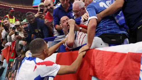 Mbappé agredió sin querer a un hincha en la tribuna