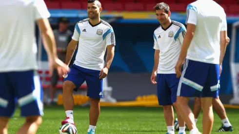 Messi y Agüero compartieron habitación por varios años en la selección argentina.