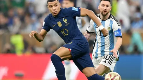Messi y Mbappé buscan la Copa del Mundo y la bota de oro de Qatar 2022.