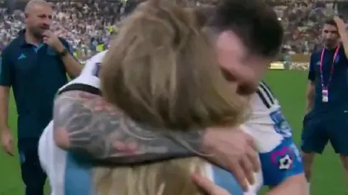 Lionel Messi y un abrazo conmovedor