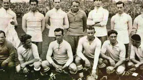 La selección uruguaya que se impuso a su par de Suiza en la final de los Juegos Olímpicos de 1924 ganó el primer título mundial de la historia del fútbol