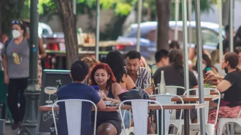 ¿Pueden funcionar los cines y restorantes el domingo 25 de diciembre?