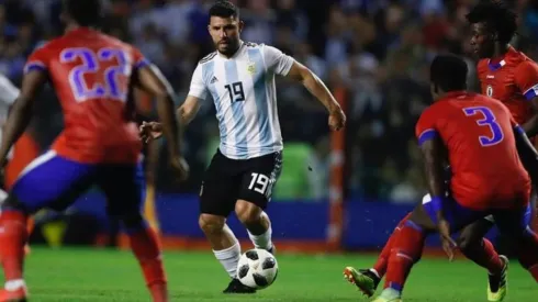 Kun Agüero sorprende y anuncia que volverá a jugar