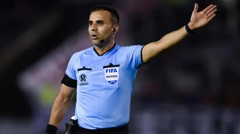 Piero Maza encabeza listado de árbitros chilenos FIFA