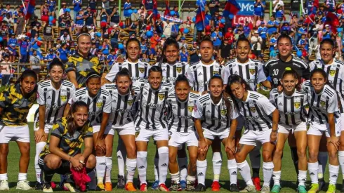 Vial debe el sueldo y retiene los pases del plantel femenino