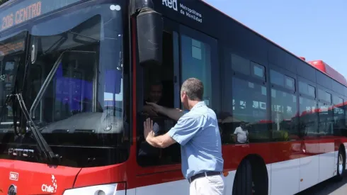 ¿De qué estación sale el recorrido 555 que llega al Aeropuerto?