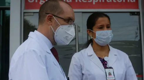 ¿Cuánto ganan en promedio los médicos en Chile?