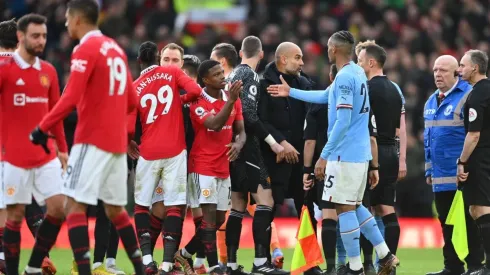 Pep Guardiola no se guardó ningún reclamo para el juez del duelo que el Manchester United le ganó al Manchester City en Old Trafford.