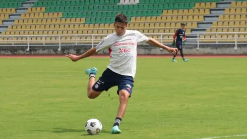 Vicente Conelli se prepara para el debut de Chile en el Sudamericano Sub 20
