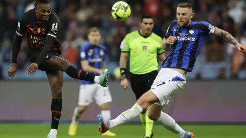 Derby della Madonnina: Inter campeón de la Supercopa de Italia contra AC Milan.