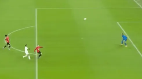 Alexis Sánchez anotó un golazo, pero se lo negaron por un offside