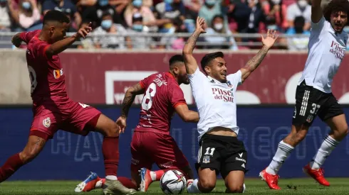 Las simulaciones perjudican duramente al fútbol chileno.