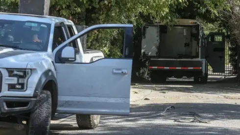 El camión de valores abandonado tras el asalto en Puente Alto.