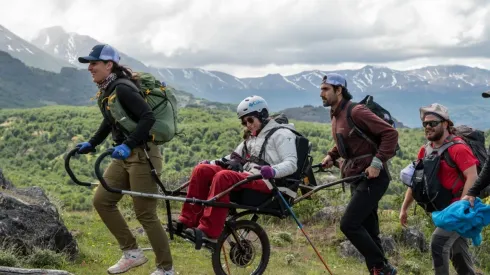 Polli Aguirre en su silla adaptada haciendo trekking