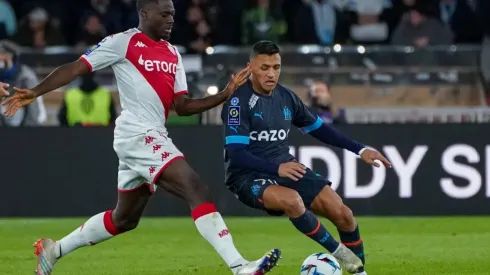 Alexis abrió la cuenta con un tiro libre que fue premiado el mejor gol del mes en su último cruce.