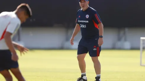 Berizzo dirigiendo a la Selección Sub 23 en Pinto Durán