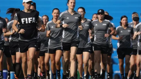 Las árbitras y árbitros europeos están participando del primer seminario