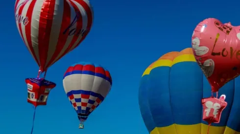 ¿Cómo asisto al festival de globos aerostáticos de Peñaflor?