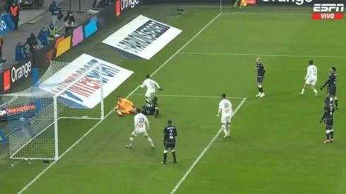 Alexis puso el empate al inicio del segundo tiempo