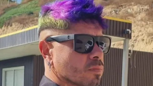 Mono Sánchez con su pelo de color