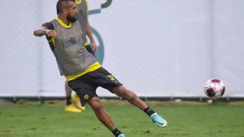 Vidal es criticado por su pobre desempeño en Flamengo