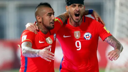 Pinilla no duda en lo que puede aportar su amigo Vidal al fútbol chileno