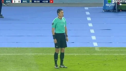 El réferi chino Ning Ma hizo debutar una nueva regla del VAR.