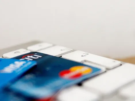 ¿Cómo puedo salir de DICOM y eliminar todas mis deudas?