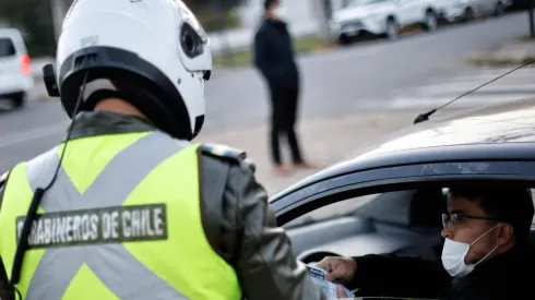 ¿De cuánto es la multa por no pagar el permiso de circulación 2023?