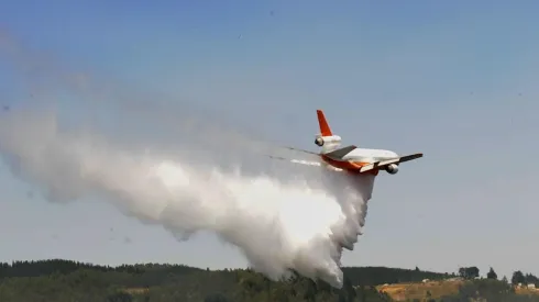 El avión que se suma al combate de incendios en el sur
