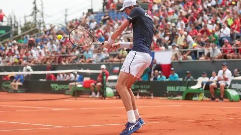 Nicolás Jarry dio el batacazo de la jornada y dejó a Chile con el destino en sus manos para seguir soñando con el Grupo Mundial de la Copa Davis.