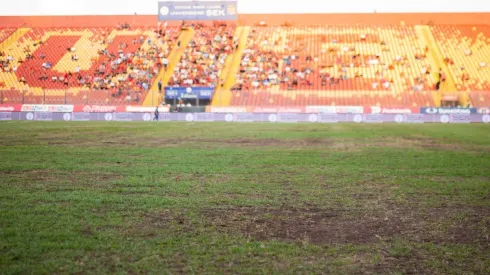Así está la cancha del Santa Laura